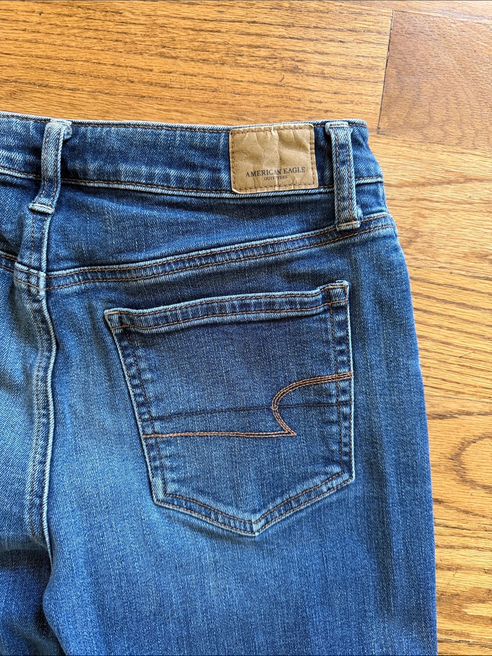 American Eagle Outfitters Hi-Rise Slim Jeans in Medium Blue Wash - Picture 8 of 8